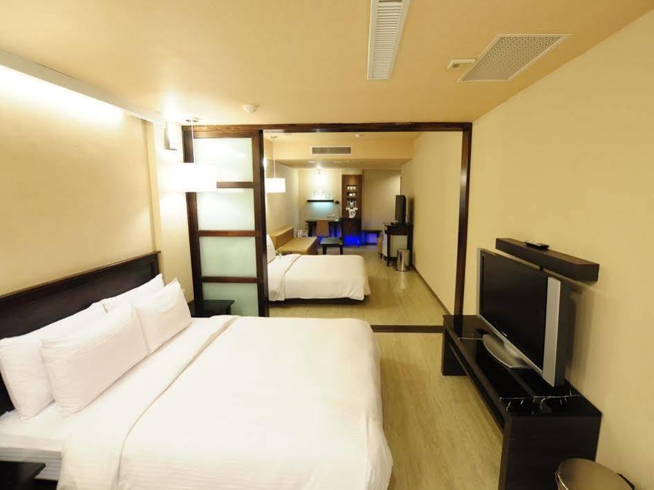 Kindness Xin Jue Jiang Hotel Kaohsiung Bagian luar foto
