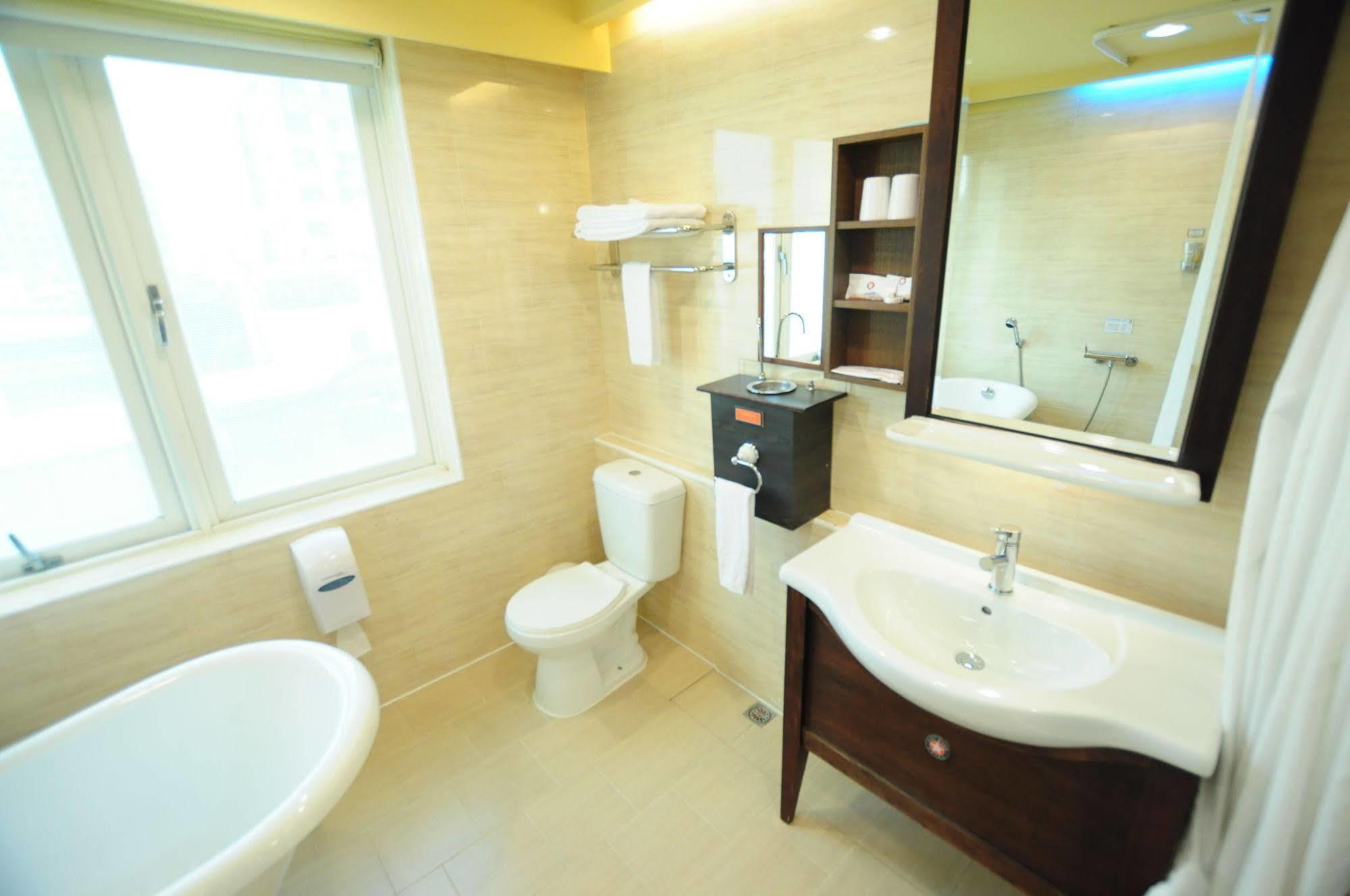 Kindness Xin Jue Jiang Hotel Kaohsiung Bagian luar foto