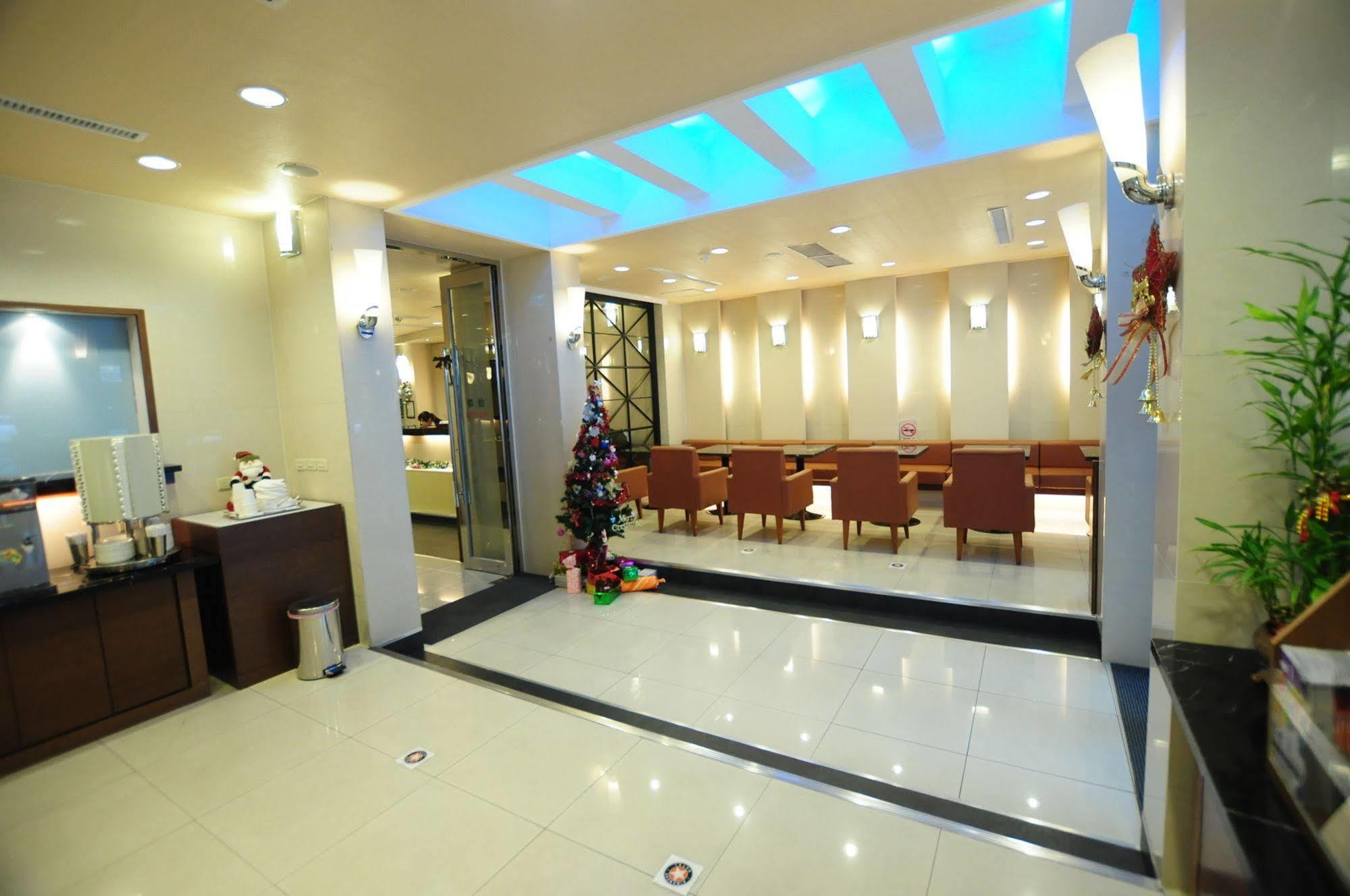 Kindness Xin Jue Jiang Hotel Kaohsiung Bagian luar foto