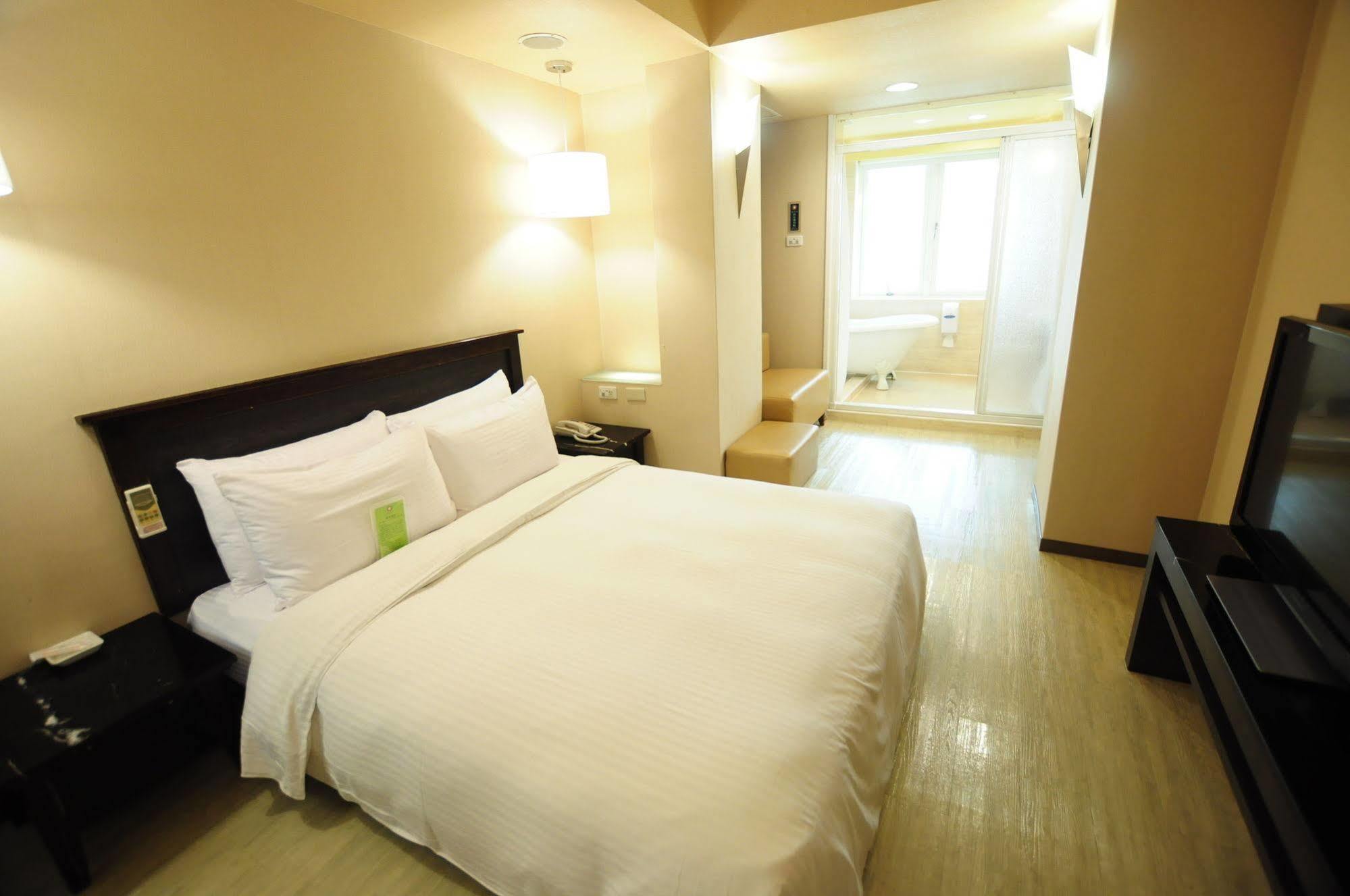 Kindness Xin Jue Jiang Hotel Kaohsiung Bagian luar foto