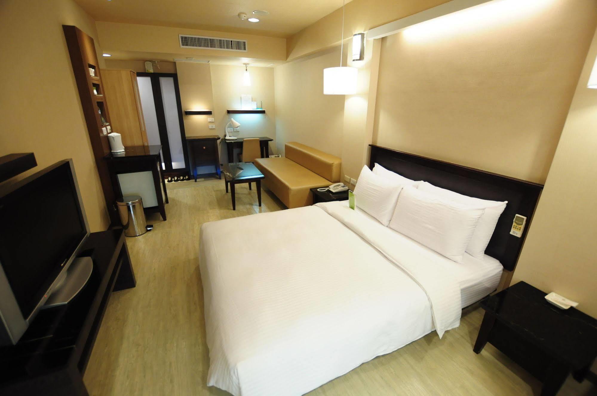 Kindness Xin Jue Jiang Hotel Kaohsiung Bagian luar foto