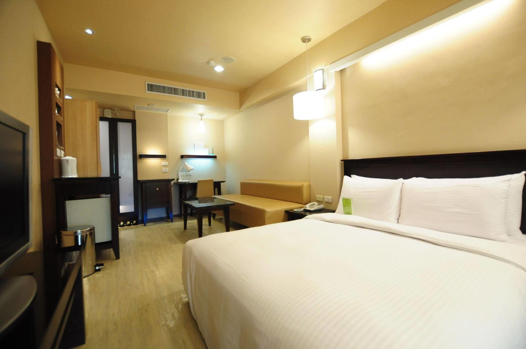 Kindness Xin Jue Jiang Hotel Kaohsiung Bagian luar foto