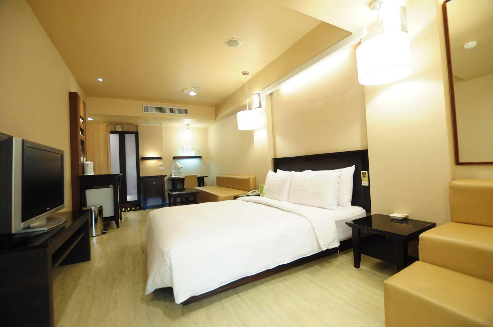 Kindness Xin Jue Jiang Hotel Kaohsiung Bagian luar foto