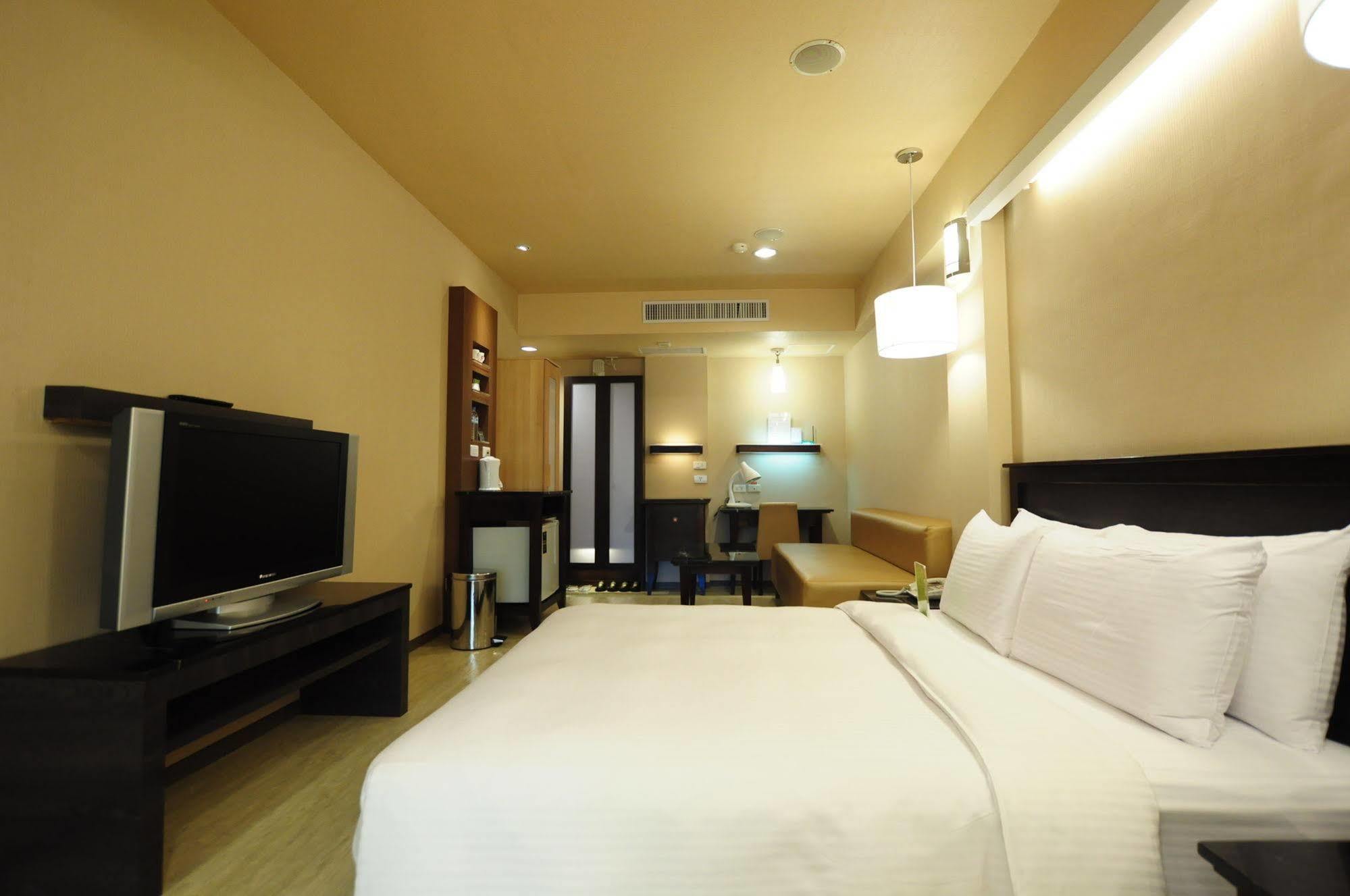 Kindness Xin Jue Jiang Hotel Kaohsiung Bagian luar foto