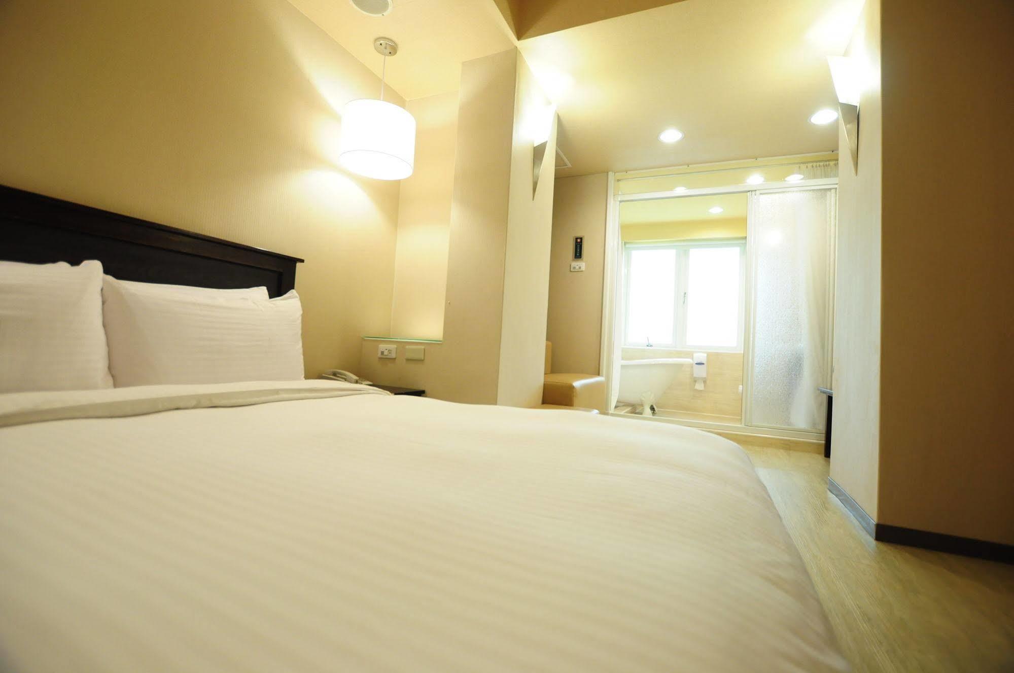Kindness Xin Jue Jiang Hotel Kaohsiung Bagian luar foto