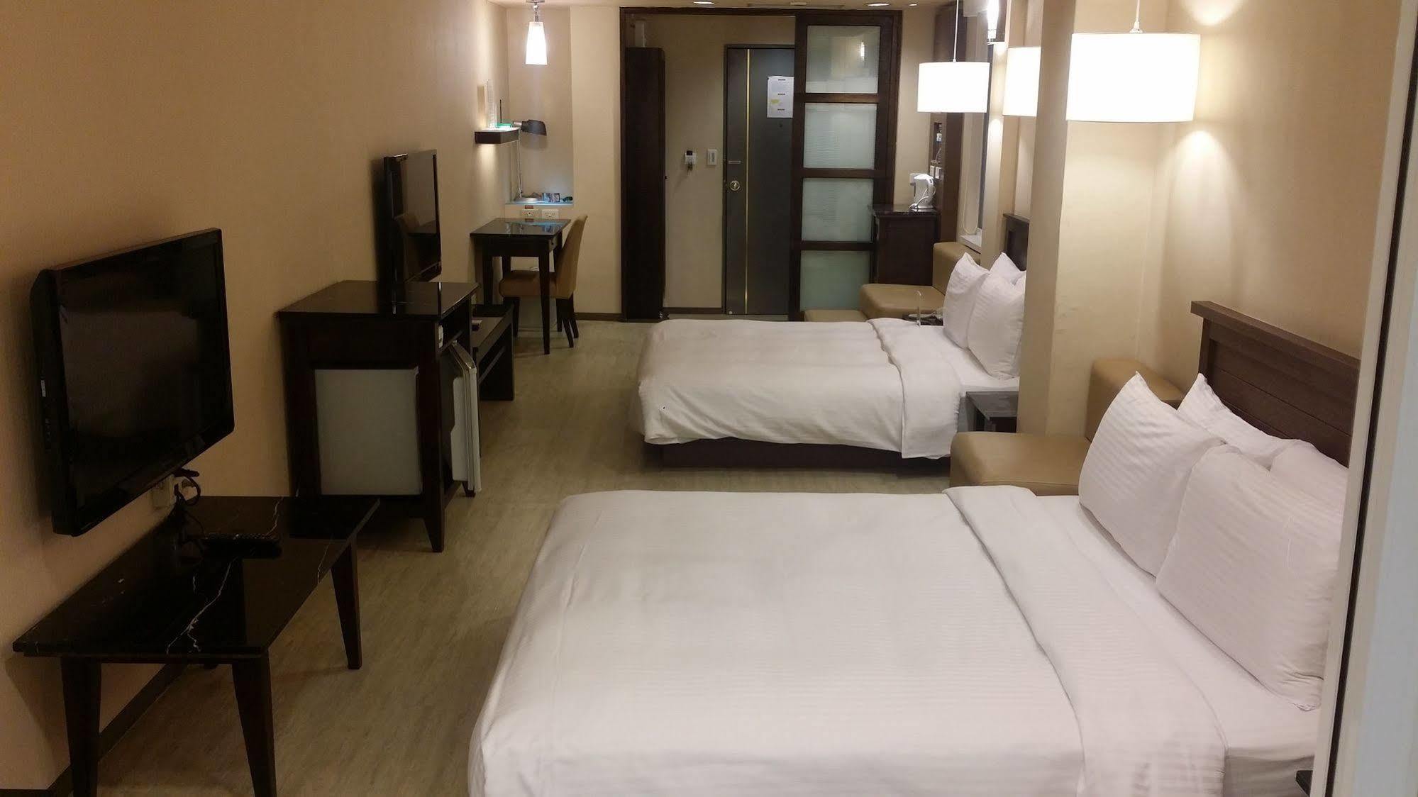 Kindness Xin Jue Jiang Hotel Kaohsiung Bagian luar foto
